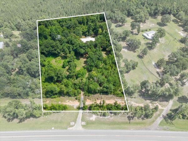 5688 Highway 90 , Marianna, FL 32446