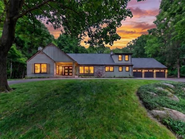 1366 Conge Drive, Bloomfield Twp, MI 48304