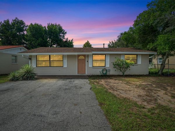 1300 SHERMAN AVENUE , TAVARES, FL 32778