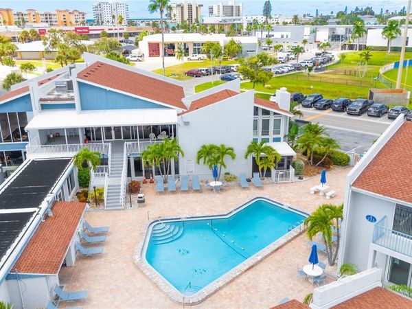 230 MEDALLION BOULEVARD , Unit E, MADEIRA BEACH, FL 33708