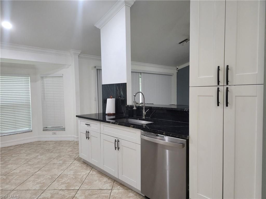 111 2nd St Se, Naples, FL 34117 Photo