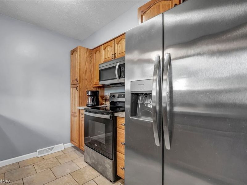 7386 Primrose Drive, Mentor on the Lake, OH 44060 Photo 12
