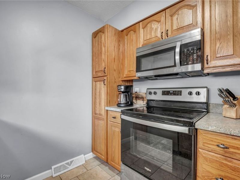 7386 Primrose Drive, Mentor on the Lake, OH 44060 Photo 15