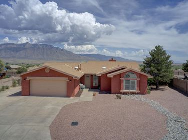 2404 Mosca Road NE, Albuquerque, NM 87124