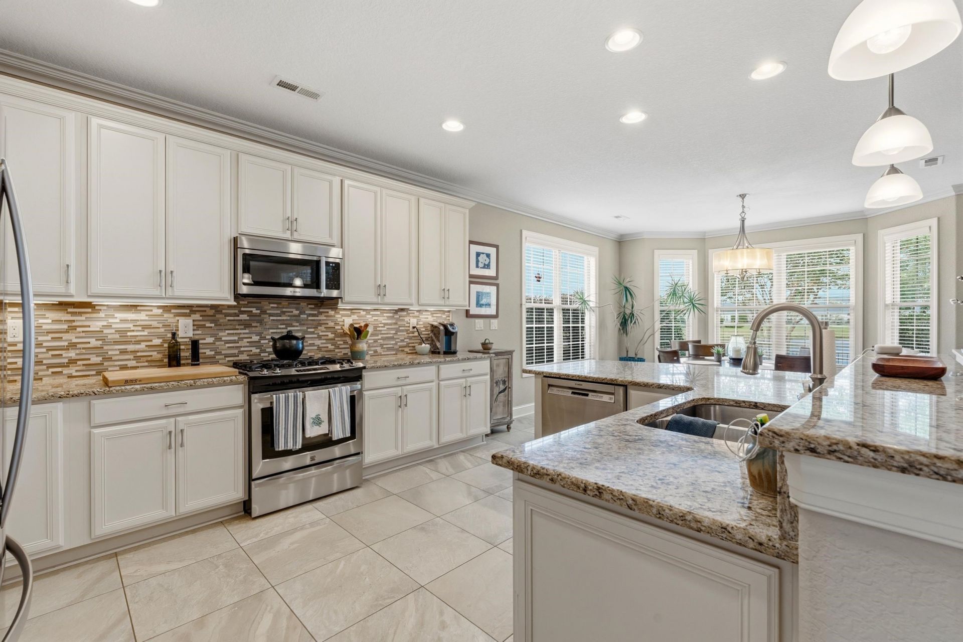 851 Monterrosa Dr.  Photo 8