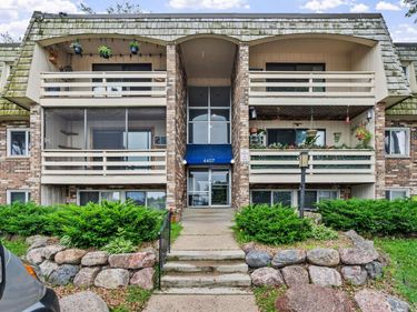 4407 Wilshire Boulevard, Unit 305, Mound, MN 55364