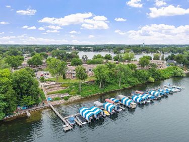 4407 Wilshire Boulevard, Unit 305, Mound, MN 55364