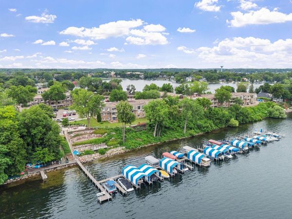 4407 Wilshire Boulevard, Unit 305, Mound, MN 55364
