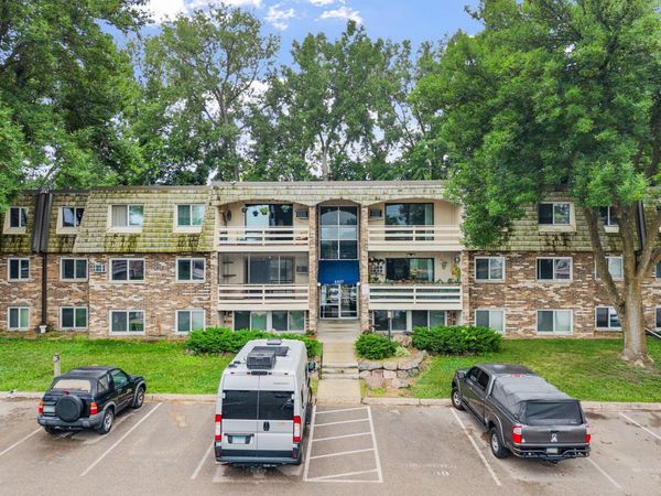 4407 Wilshire Boulevard, Unit 305, Mound, MN 55364