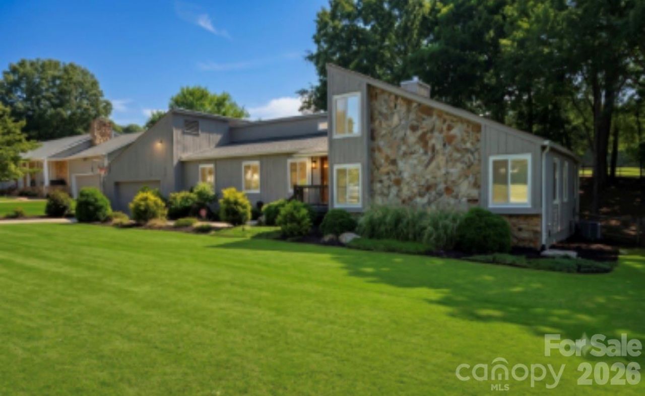 8401 Raintree Lane, Charlotte, NC 28277 Main Photo