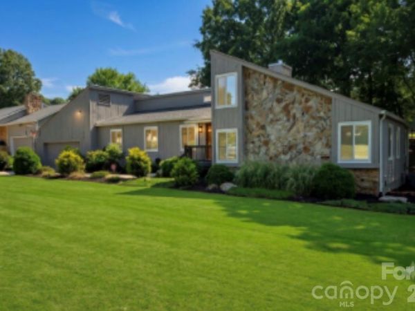 8401 Raintree Lane, Charlotte, NC 28277