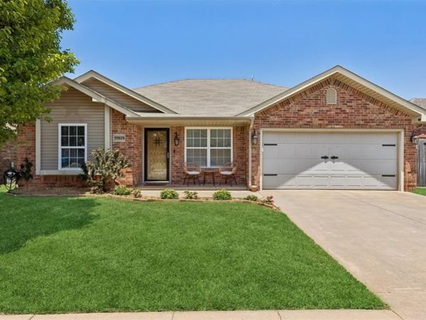 11929 NW 136th Terrace, Piedmont, OK 73078