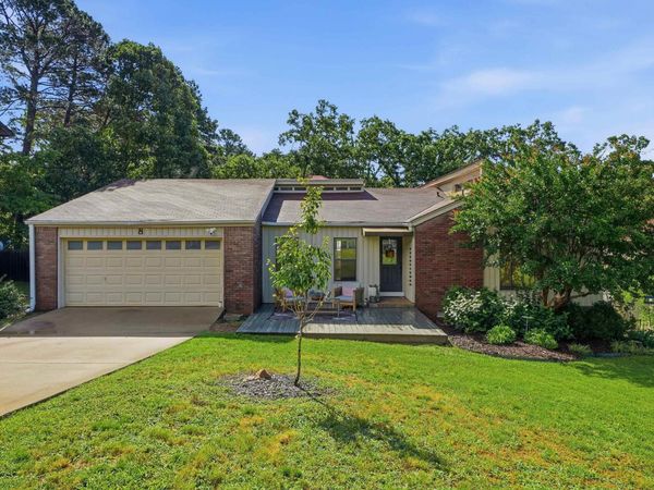 8 Hightrail Drive, Maumelle, AR 72113