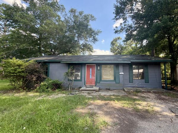 1418 King St., Laurel, MS 39440