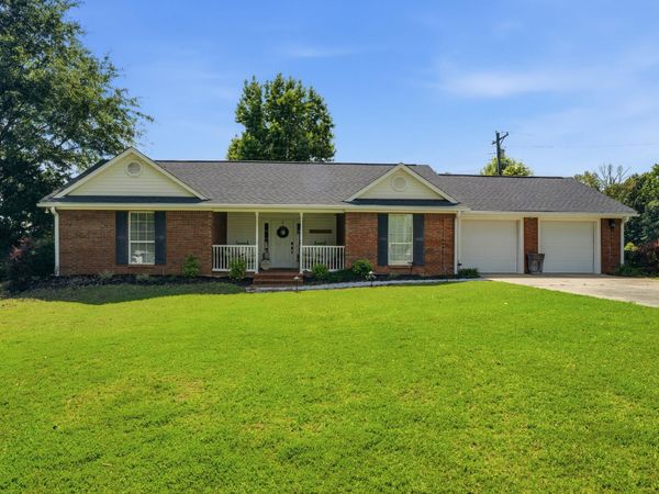 122 Shamrock Dr., Laurel, MS 39443