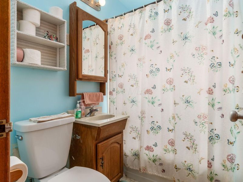 618 Savannah Drive , Columbus, OH 43228 Photo 17