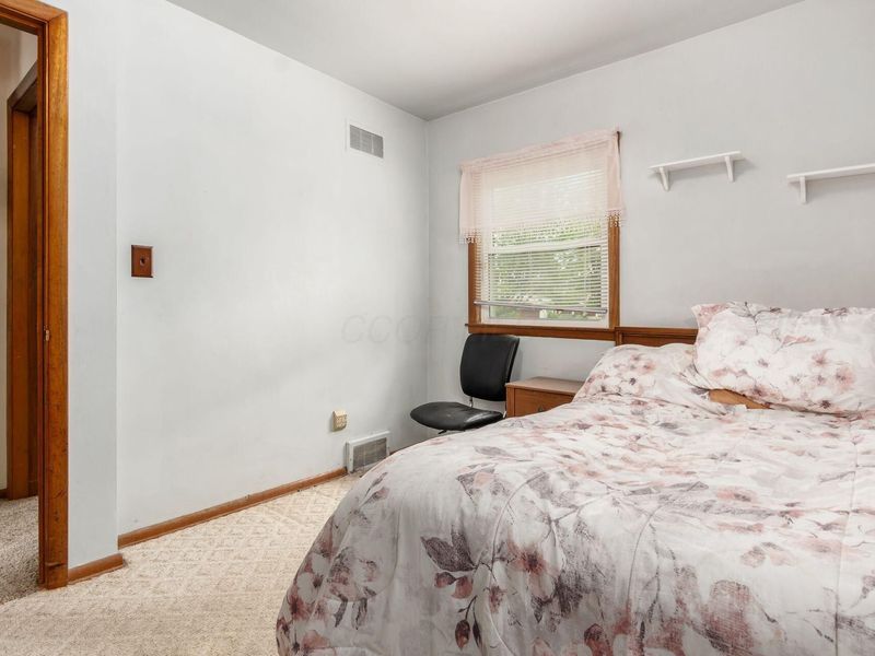 618 Savannah Drive , Columbus, OH 43228 Photo 19