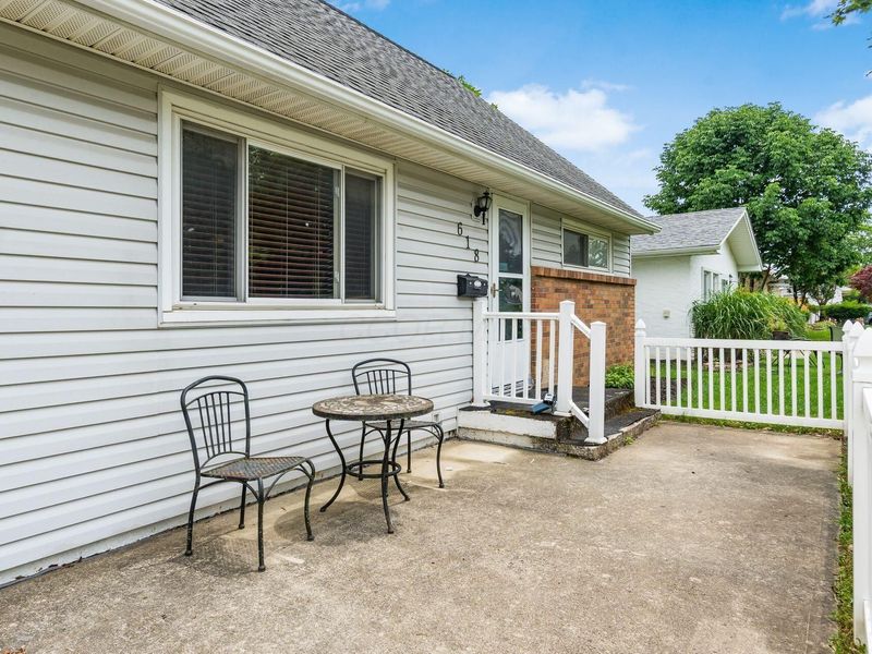 618 Savannah Drive , Columbus, OH 43228 Photo 4