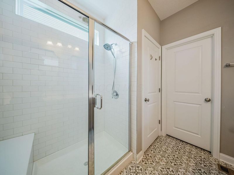 6847 Olde Dutch Road , Westerville, OH 43081 Photo 16