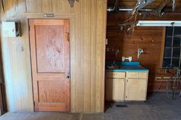692 Murray Street photo 4