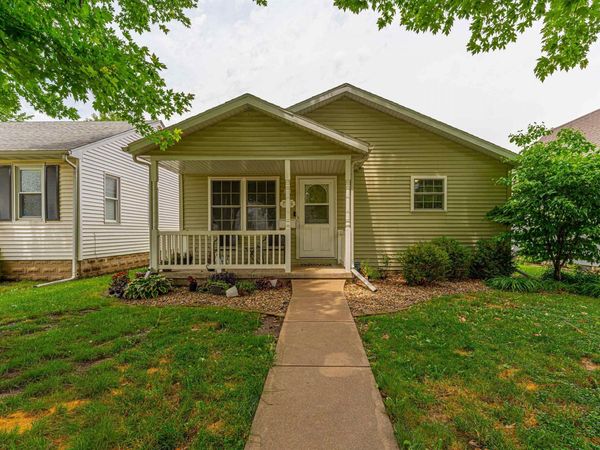 706 4TH Street, Lincoln, IL 62656