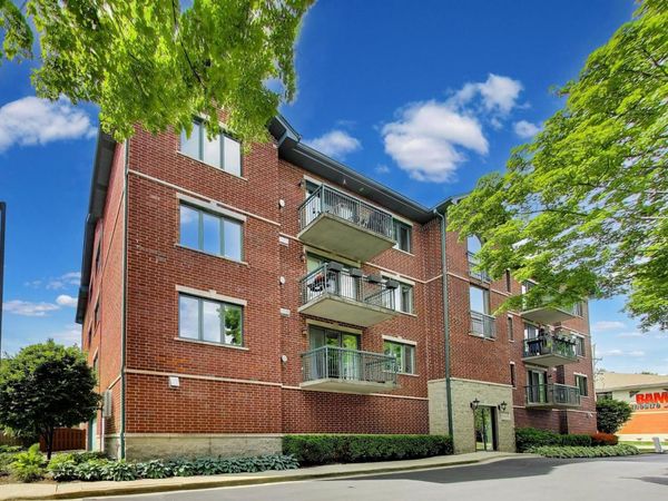 511 N Cass Avenue , Unit 2C, Westmont, IL 60559