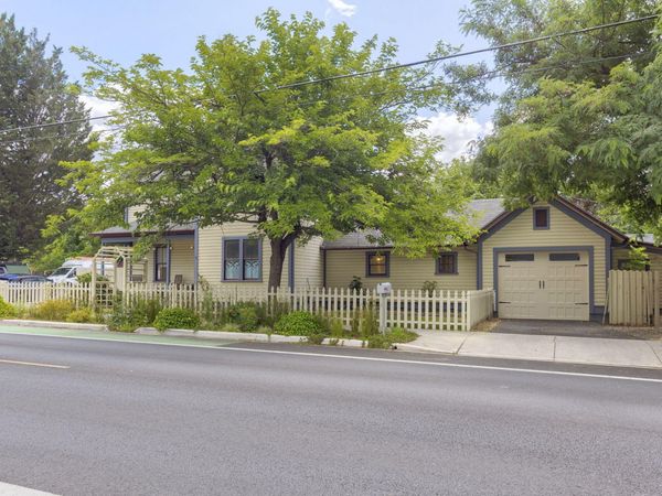 409 NW Dimmick Street, Grants Pass, OR 97526