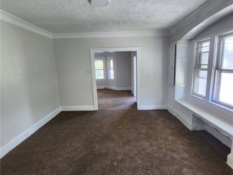 974 Eddy Road, Cleveland, OH 44108 Photo 12
