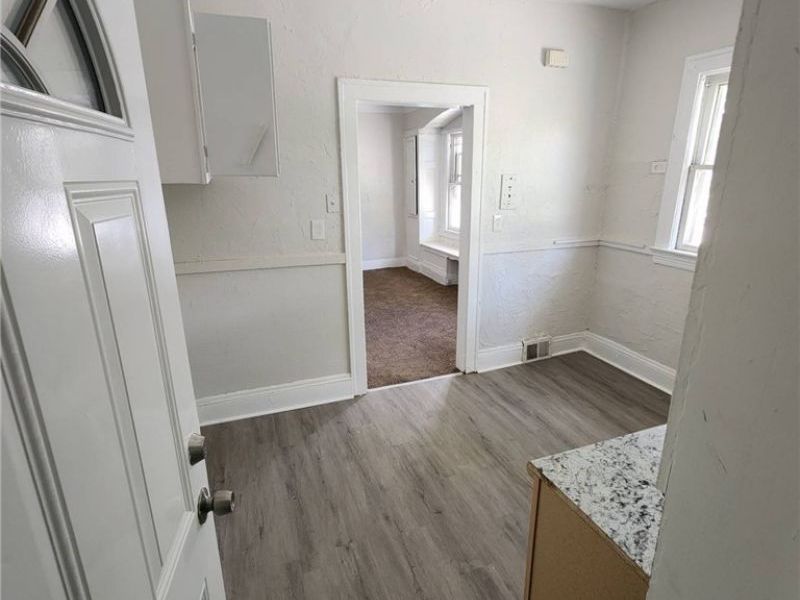 974 Eddy Road, Cleveland, OH 44108 Photo 14