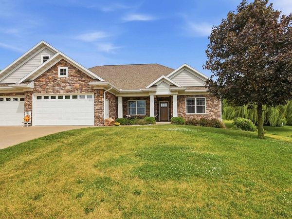 601 W Farmland Drive, Maquoketa, IA 52060