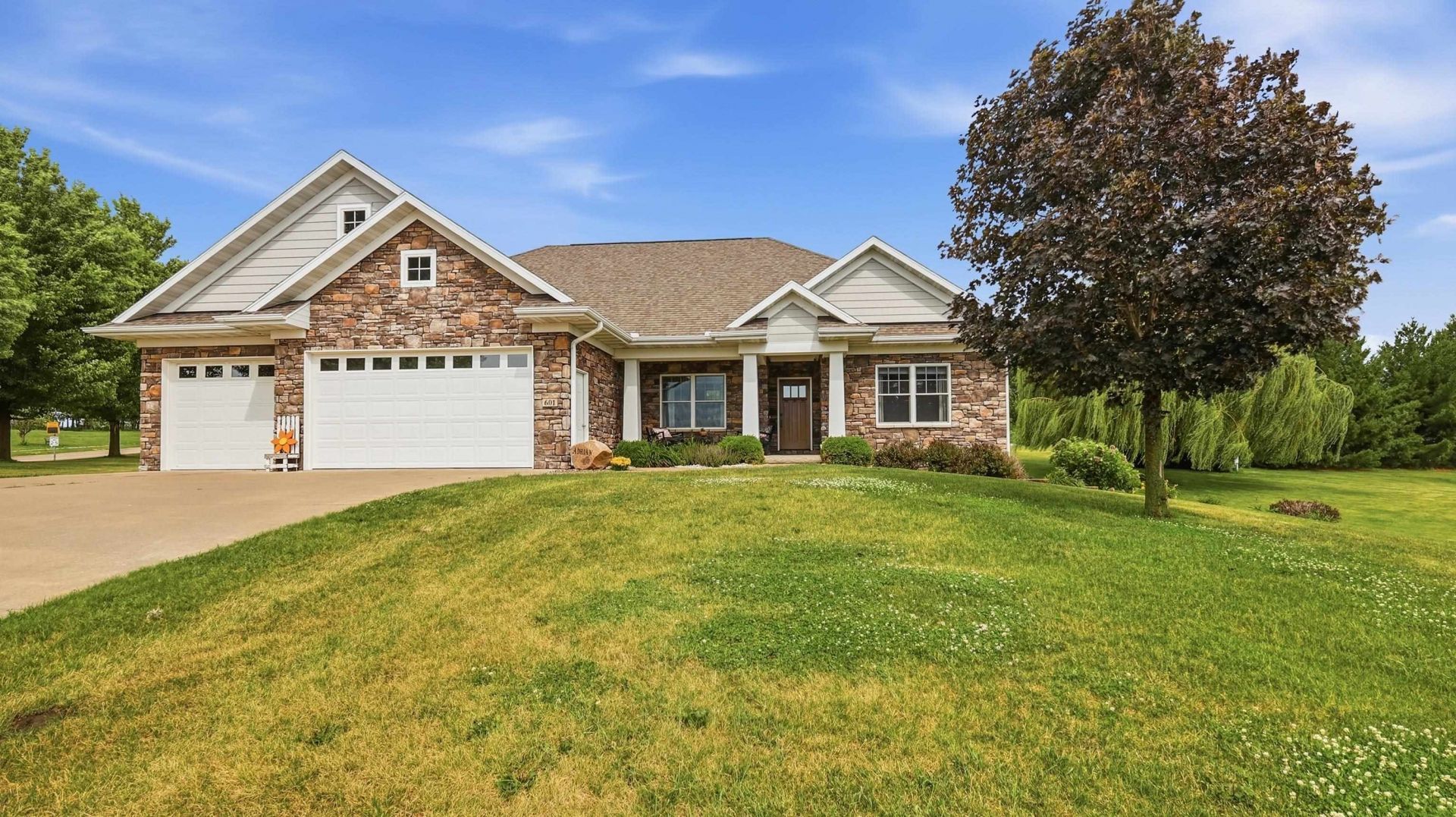 601 W Farmland Drive, Maquoketa, IA 52060 Main Photo