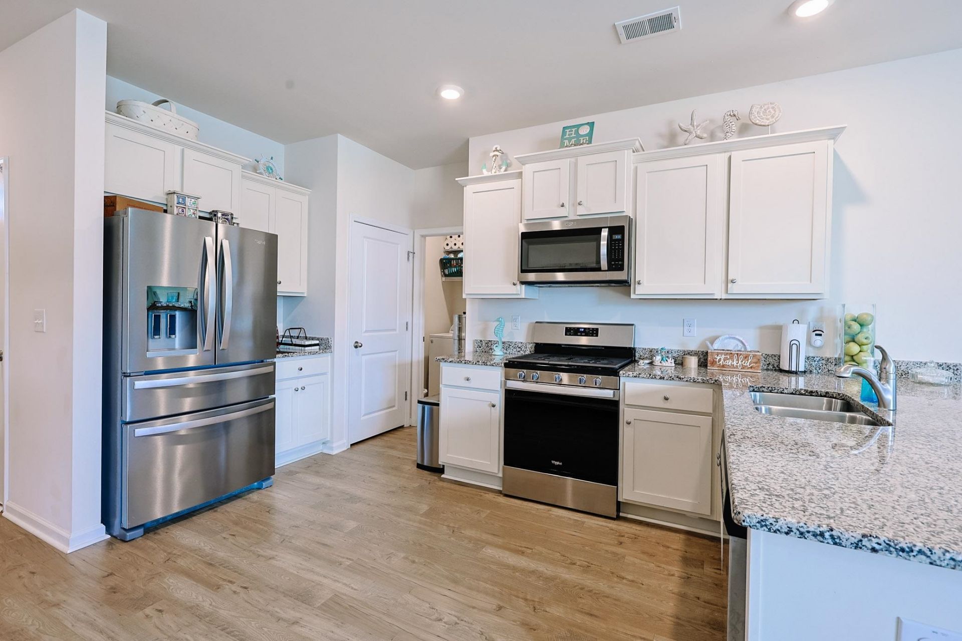 2222 Blackthorn Dr.  Photo 8