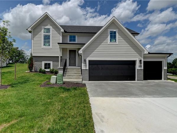 6400 NW 98th Street, Kansas City, MO 64153