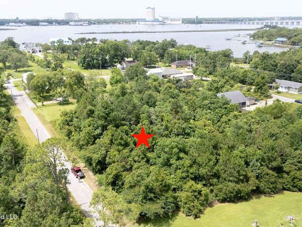 5921 M And L Road, Biloxi, MS 39532