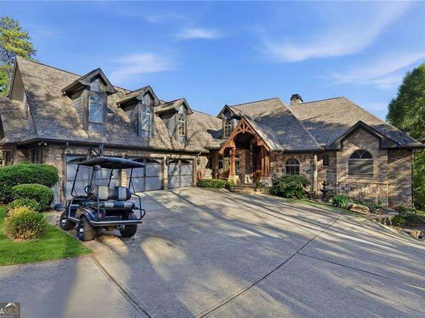 6427 Point Twenty Two, Gainesville, GA 30506