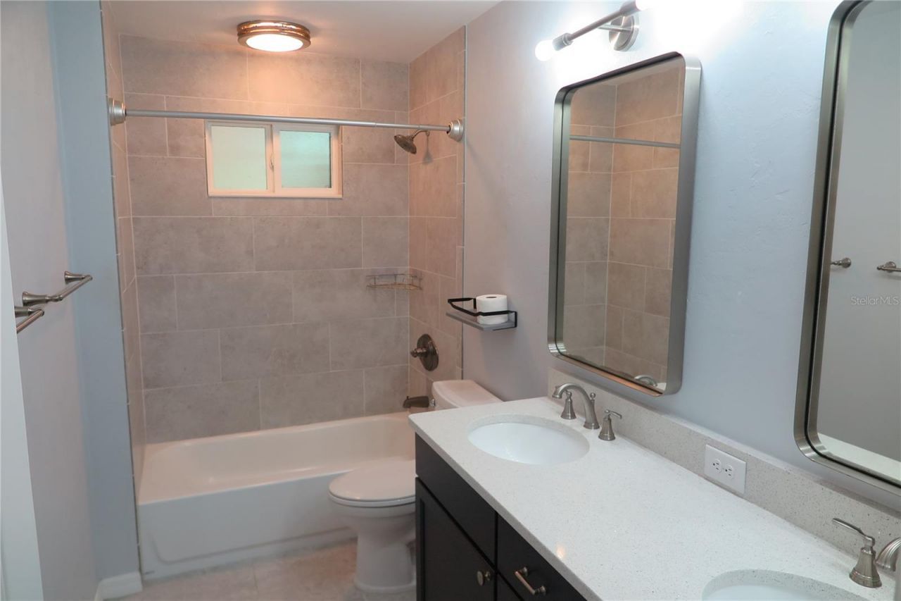 8215 SW 47th Road , Gainesville, FL 32608 Photo