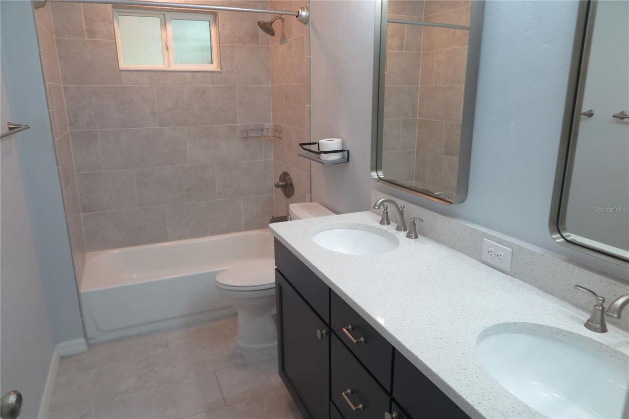 8215 SW 47th Road , Gainesville, FL 32608 Photo