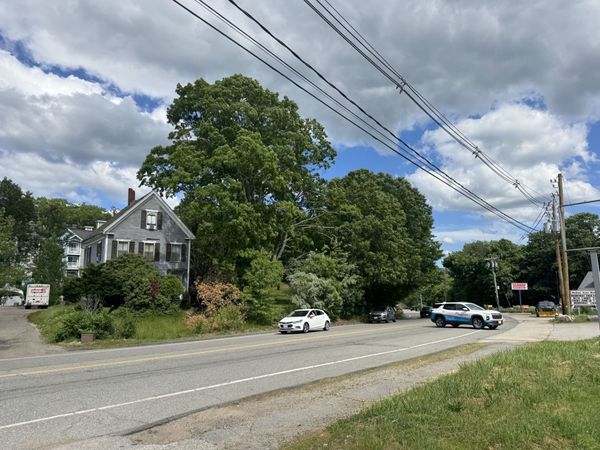 21 Broad St, Merrimac, MA 01860