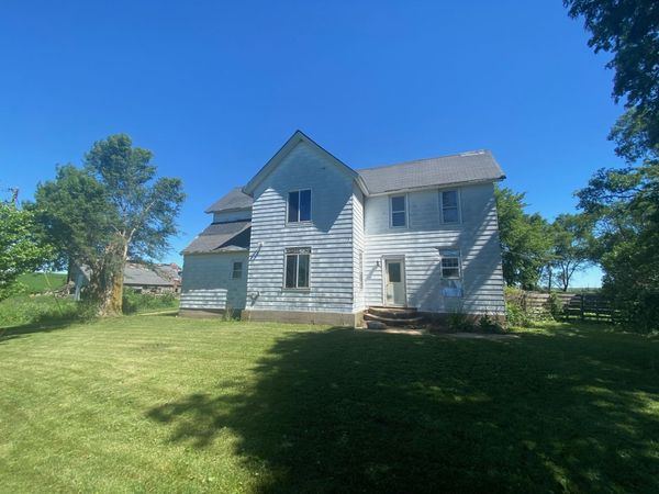3156 163rd Street , Charlotte, IA 52731