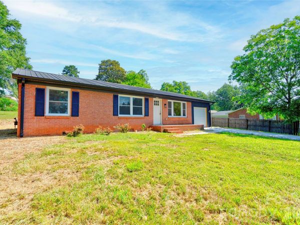2994 Lutz Boulevard , Newton, NC 28658