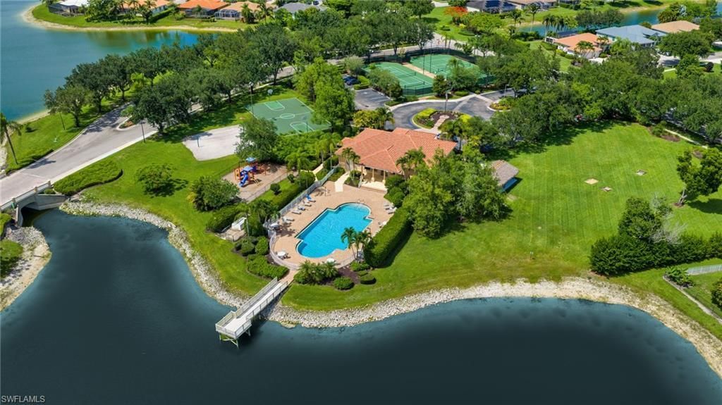 934 Tropical Bay Ct, Naples, FL 34120 Photo
