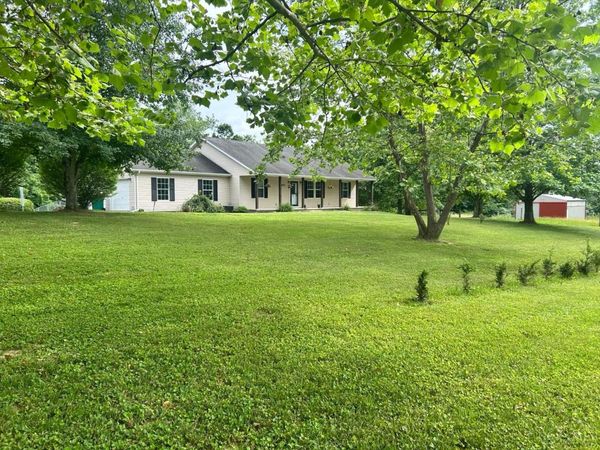 10092 North Shore Drive, Hillsboro, OH 45133