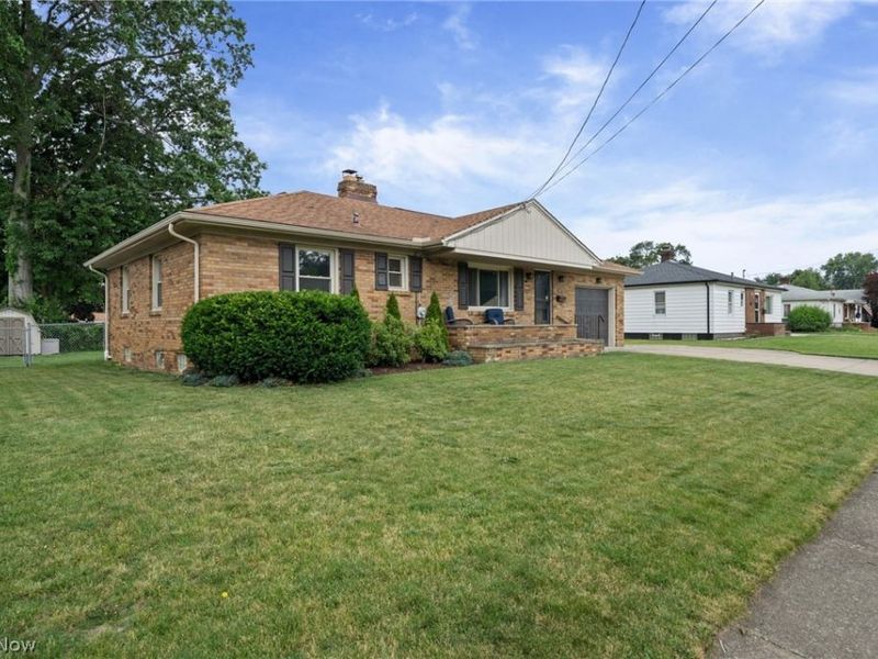 302 Homewood Avenue, Akron, OH 44312 Photo 3
