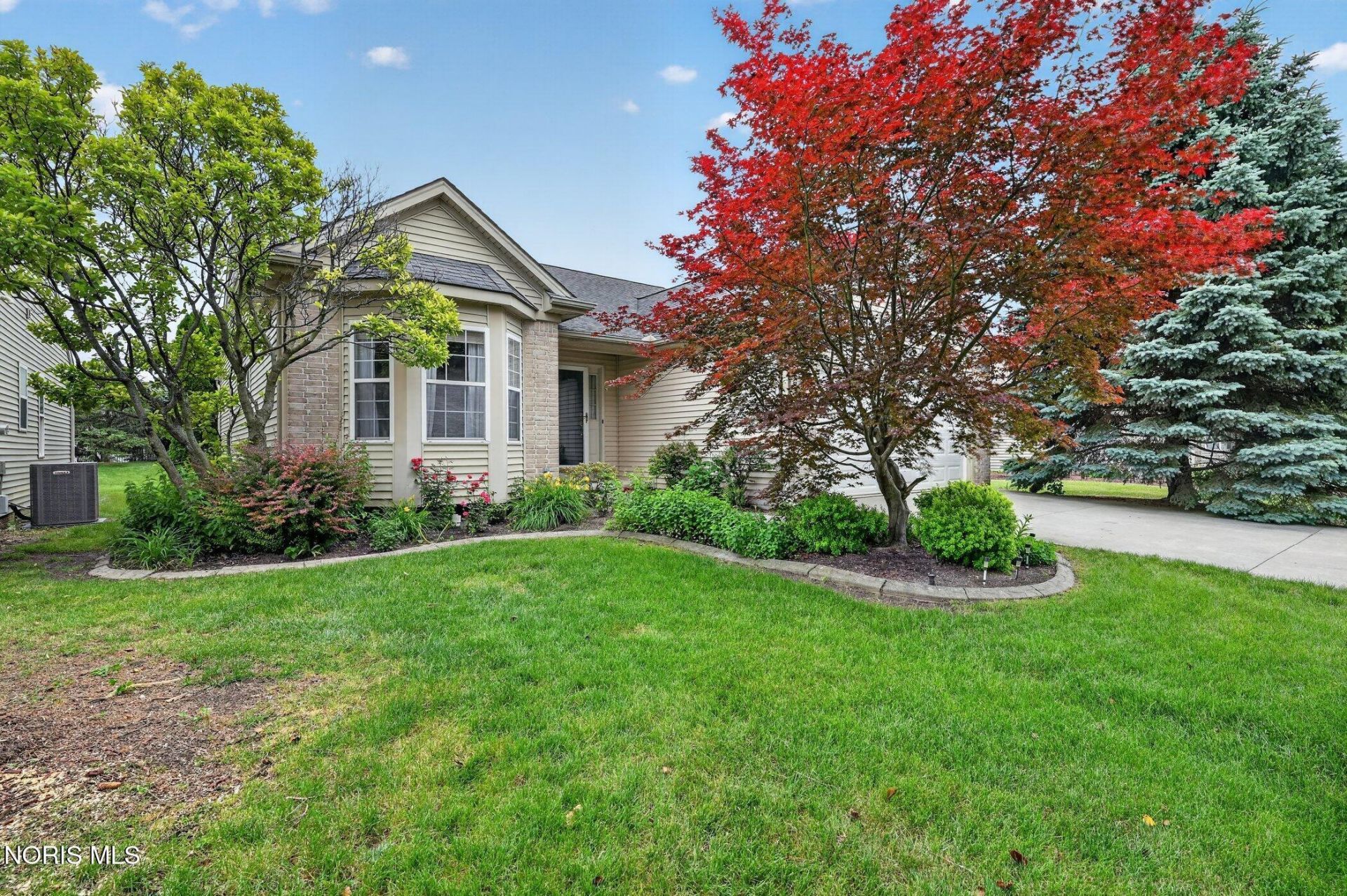 4751 Port Drive , Maumee, OH 43537 Main Photo