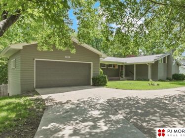 2921 S 104th Street, Omaha, NE 68124