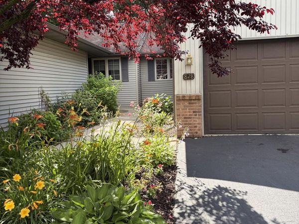 828 Highbanks Drive, Unit 21, Allegan, MI 49010