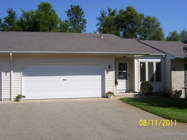 2823 SE Bridgeside Drive SE, Unit 35, Caledonia, MI 49316