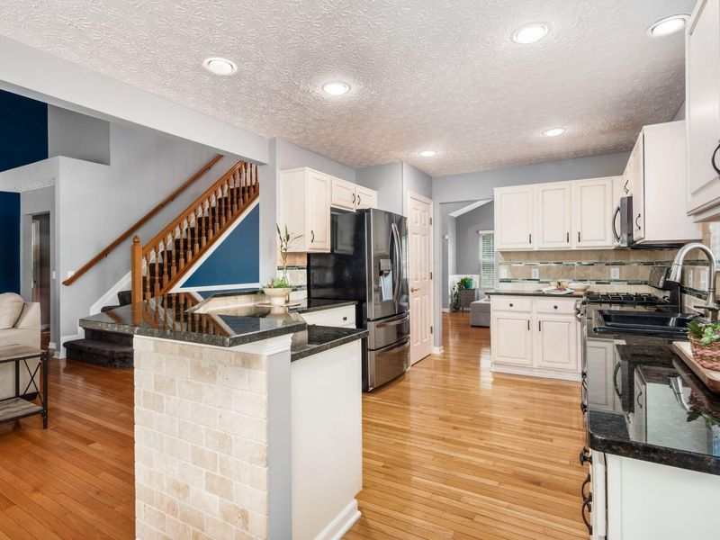 5490 Old Creek Lane, Hilliard, OH 43026 Photo 7