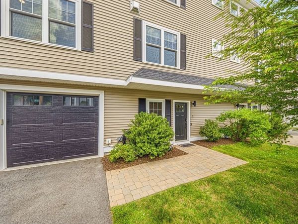 4 Boynton St, Unit 1, Waltham, MA 02453