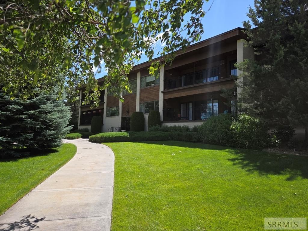 457 Parkway Circle, Idaho Falls, ID 83401 Main Photo